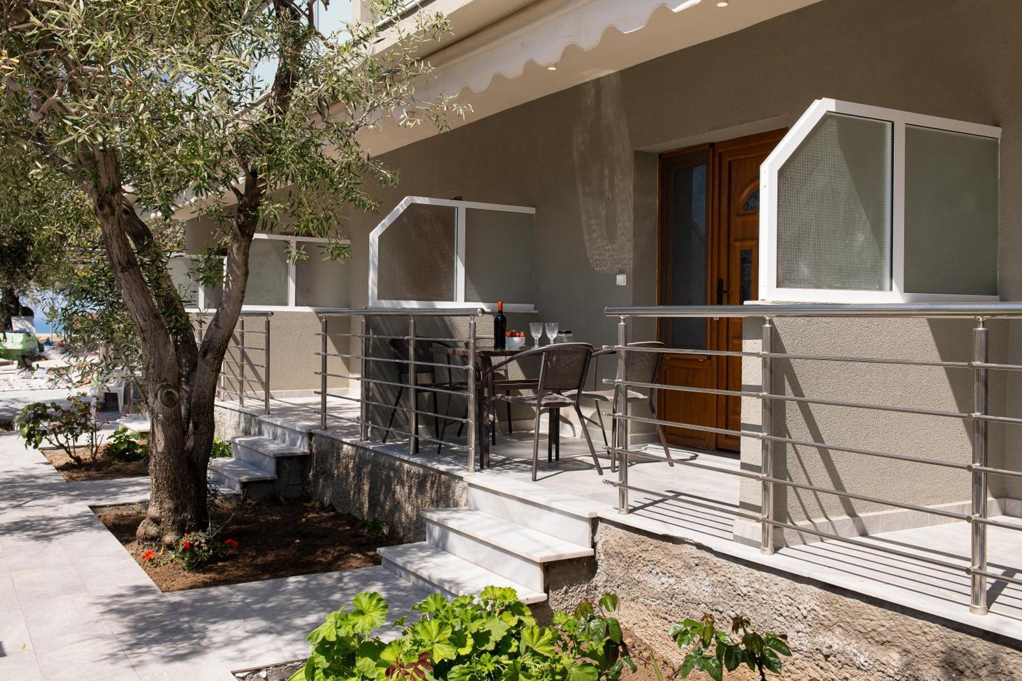 Olivento Beach Front Suites Potos Exterior photo