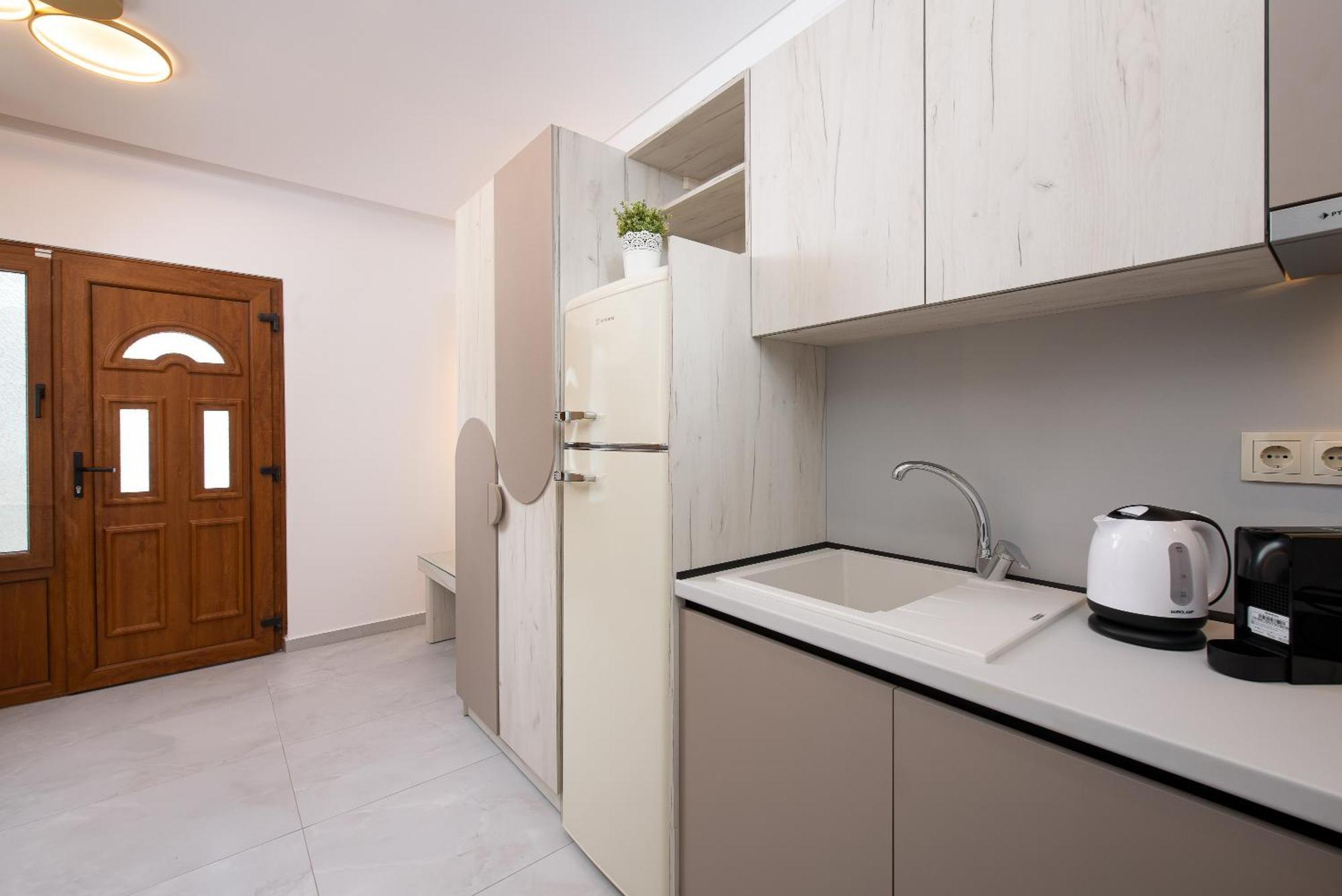 Olivento Beach Front Suites Potos Exterior photo